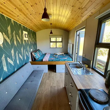 Stepping Stones Glamping Little Red *