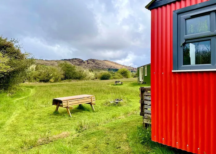 אוהל מפואר Stepping Stones Glamping Little Red *
