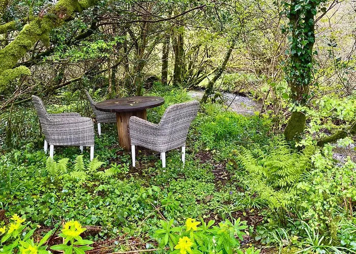 Stepping Stones Glamping Little Red