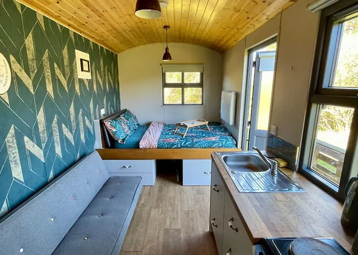 Stepping Stones Glamping Little Red *